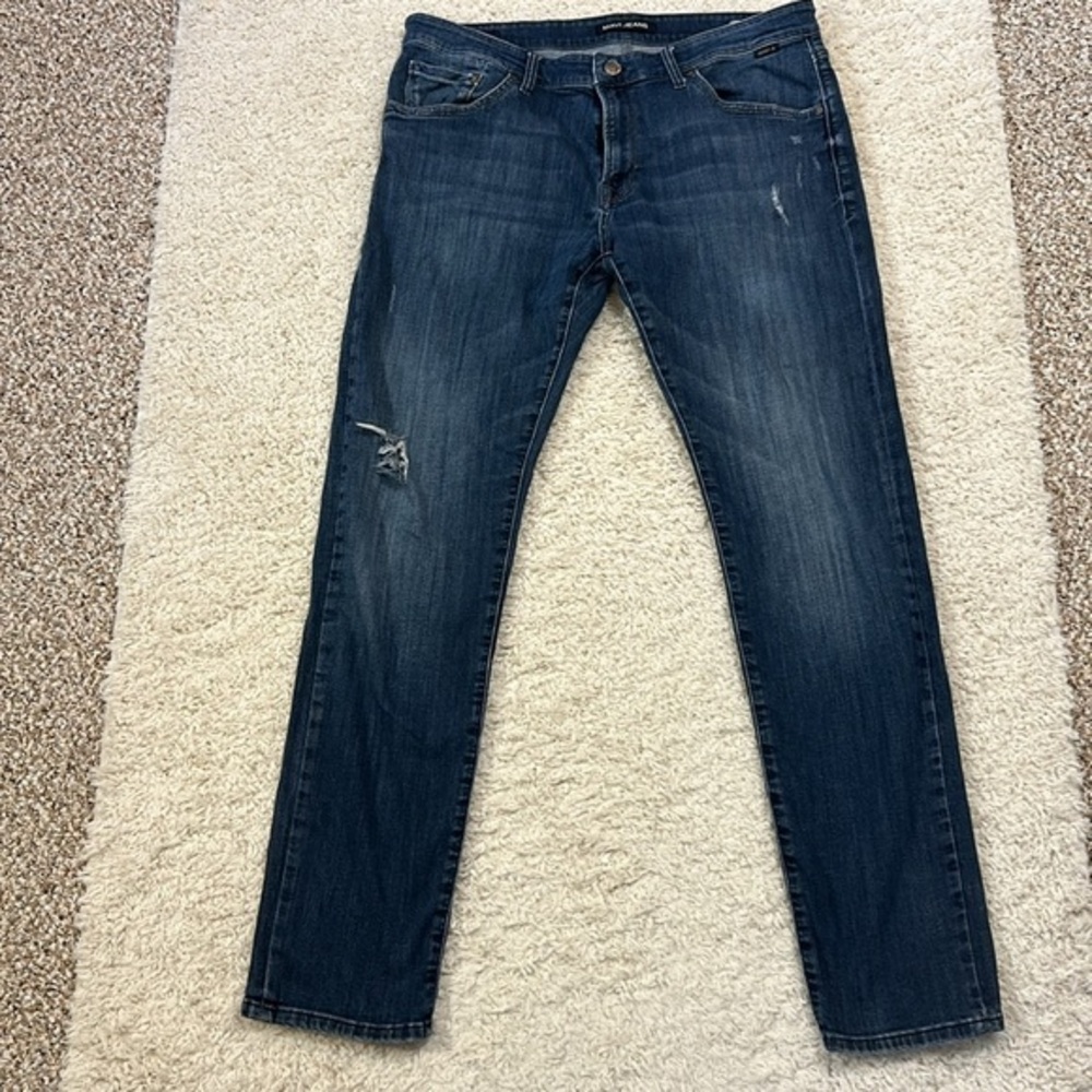 MAVI 36x34 Jake straight leg jeans with distressing and right leg small hole